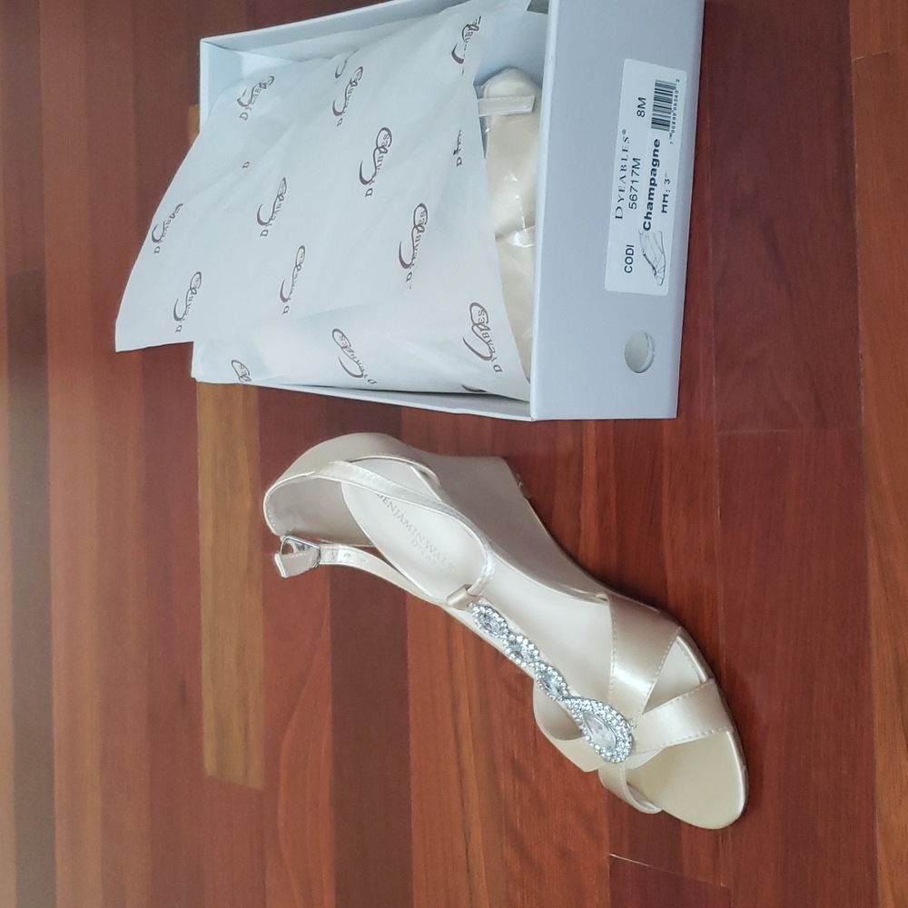 8M Benjamin Walk platform heel